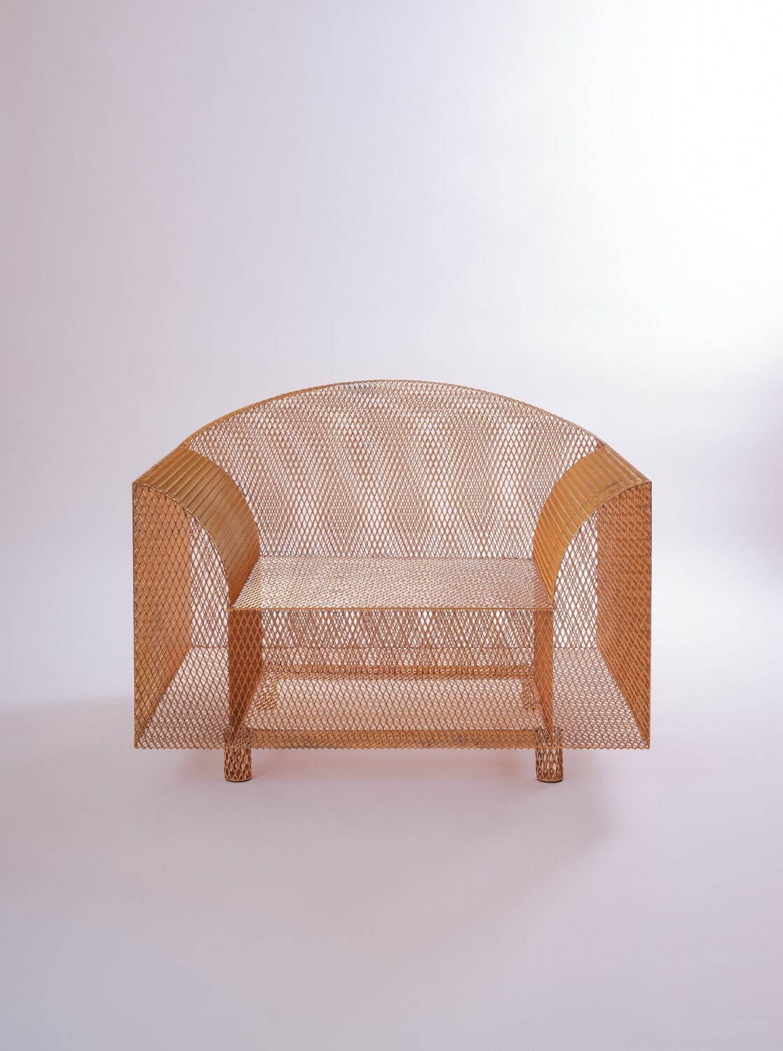 倉俣史朗 《ハウ・ハイ・ザ・ムーン》 1986年 富山県美術館蔵
撮影：柳原良平 ©Kuramata Design Office