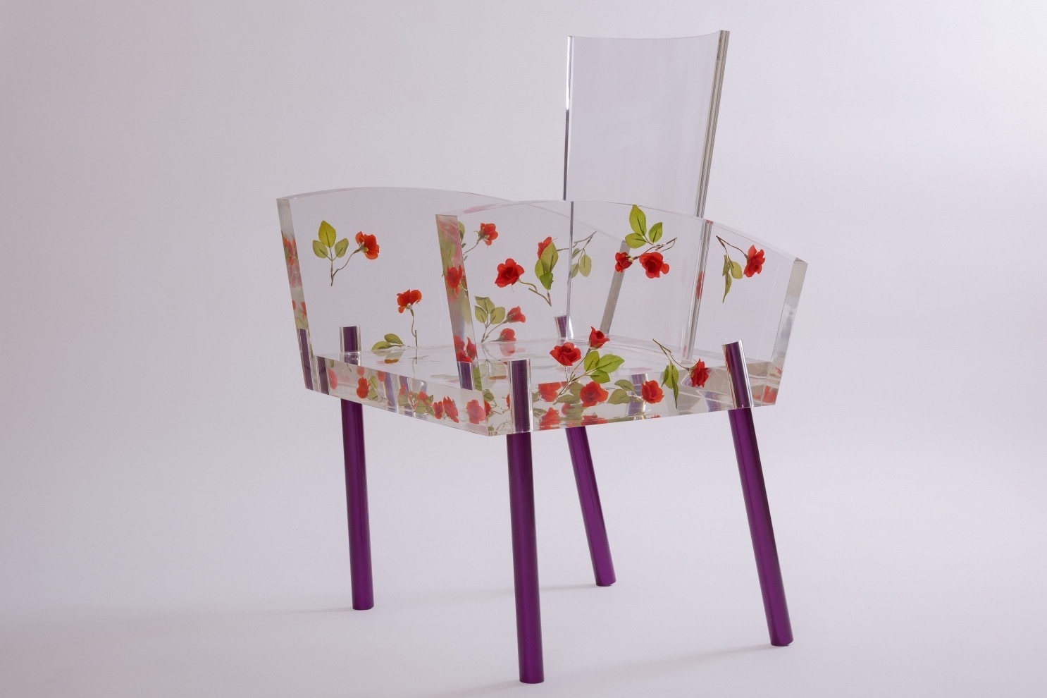 美術館｜デザイナー倉俣史朗の展覧会が富山県美術館で - “バラを封じ込めた椅子”など、家具やインテリアを紹介