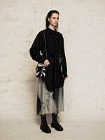 Y's 2024年春夏コレクション、連関する人の温もりと自然の揺らぎ｜写真34