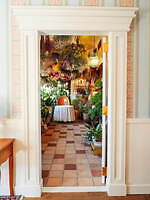 ジブリパーク「魔女の谷」は何がある？『魔女の宅急便』の「グーチョキパン屋」や「ハウルの城」｜写真94