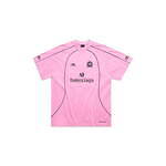 バレンシアガからサッカー着想の限定ウェア、“AOYAMA”のネーム入りユニフォーム風Tシャツ｜写真5