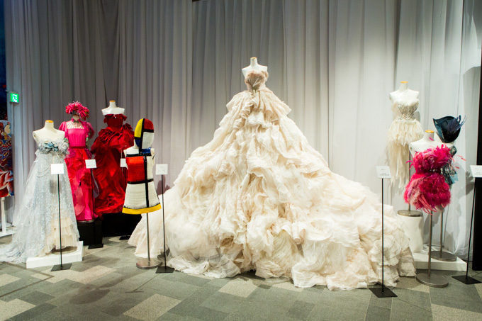 表参道で丸山敬太20周年祭「丸山景観」全集大成展 - ドリカムの衣装 