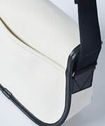 ビオトープ×ブレディー“シボ革”トートバッグ＆白黒キャンバスショルダーバッグ「コルネ」｜写真11