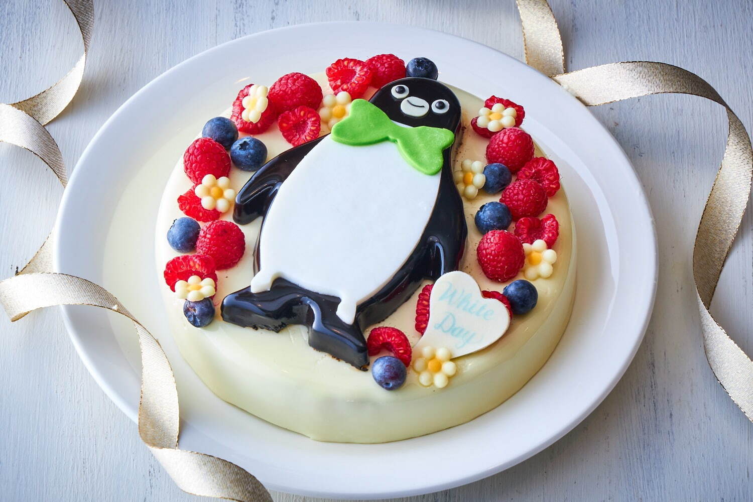 “Suicaのペンギン”24年バレンタイン＆ホワイトデーケーキ、ホテルメトロポリタンから｜写真3
