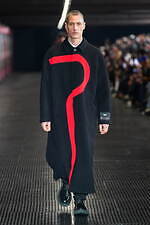 MSGM 2024年秋冬メンズコレクション - 都市、重厚さを打ち払う推進力｜写真1