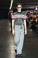 MSGM 2024年秋冬メンズコレクション - 都市、重厚さを打ち払う推進力｜写真2