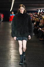 MSGM 2024年秋冬メンズコレクション - 都市、重厚さを打ち払う推進力｜写真15