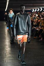 MSGM 2024年秋冬メンズコレクション - 都市、重厚さを打ち払う推進力｜写真18