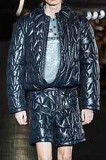 MSGM 2024年秋冬メンズコレクション - 都市、重厚さを打ち払う推進力｜写真30