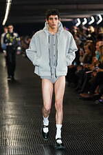 MSGM 2024年秋冬メンズコレクション - 都市、重厚さを打ち払う推進力｜写真46