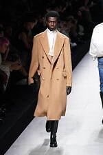 ドルチェ＆ガッバーナ 2024年秋冬メンズコレクション - 光に華やぐ黒｜写真53