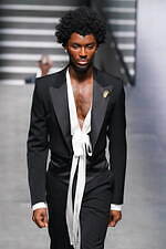 ドルチェ＆ガッバーナ 2024年秋冬メンズコレクション - 光に華やぐ黒｜写真81