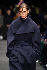 JW アンダーソン 2024年秋冬コレクション - 親密なる室内の装い｜写真20