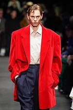 JW アンダーソン 2024年秋冬コレクション - 親密なる室内の装い｜写真23