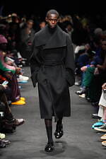 JW アンダーソン 2024年秋冬コレクション - 親密なる室内の装い｜写真33