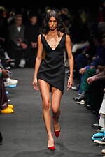 JW アンダーソン 2024年秋冬コレクション - 親密なる室内の装い｜写真39