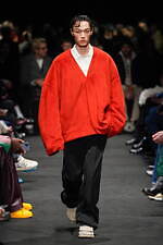 JW アンダーソン 2024年秋冬コレクション - 親密なる室内の装い｜写真41