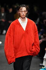 JW アンダーソン 2024年秋冬コレクション - 親密なる室内の装い｜写真42