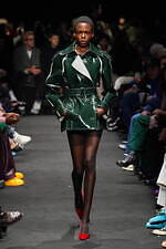 JW アンダーソン 2024年秋冬コレクション - 親密なる室内の装い｜写真49