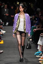 JW アンダーソン 2024年秋冬コレクション - 親密なる室内の装い｜写真51