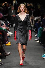 JW アンダーソン 2024年秋冬コレクション - 親密なる室内の装い｜写真53