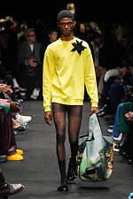 JW アンダーソン 2024年秋冬コレクション - 親密なる室内の装い｜写真57