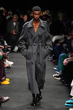 JW アンダーソン 2024年秋冬コレクション - 親密なる室内の装い｜写真59