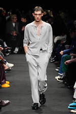 JW アンダーソン 2024年秋冬コレクション - 親密なる室内の装い｜写真60