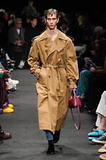 JW アンダーソン 2024年秋冬コレクション - 親密なる室内の装い｜写真63