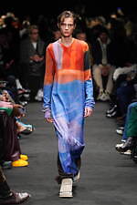 JW アンダーソン 2024年秋冬コレクション - 親密なる室内の装い｜写真65