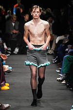 JW アンダーソン 2024年秋冬コレクション - 親密なる室内の装い｜写真72