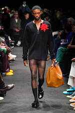 JW アンダーソン 2024年秋冬コレクション - 親密なる室内の装い｜写真73