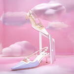 ロジェ ヴィヴィエ24年春夏新作、“まるで雲”のようなふわふわバッグ＆パステルカラーのパンプス｜写真4