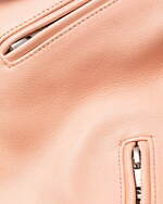 ビューティフルピープル新作“経年変化を楽しむ”レザーライダースジャケット＆透明感カラーのバッグ｜写真7