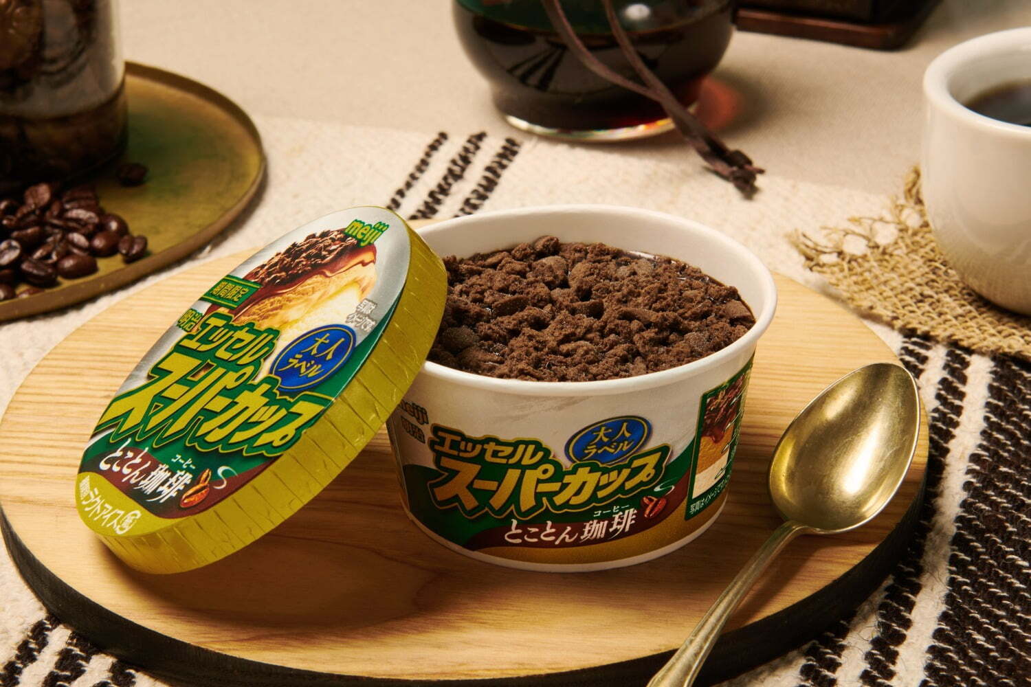 「明治 エッセル スーパーカップ」