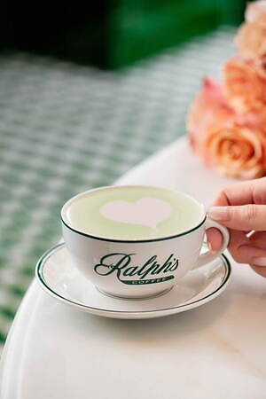 ラルフズ コーヒー24年バレンタイン、“バリスタベア＆コーヒーカップ型”のチョコアソートやドリンク｜写真4