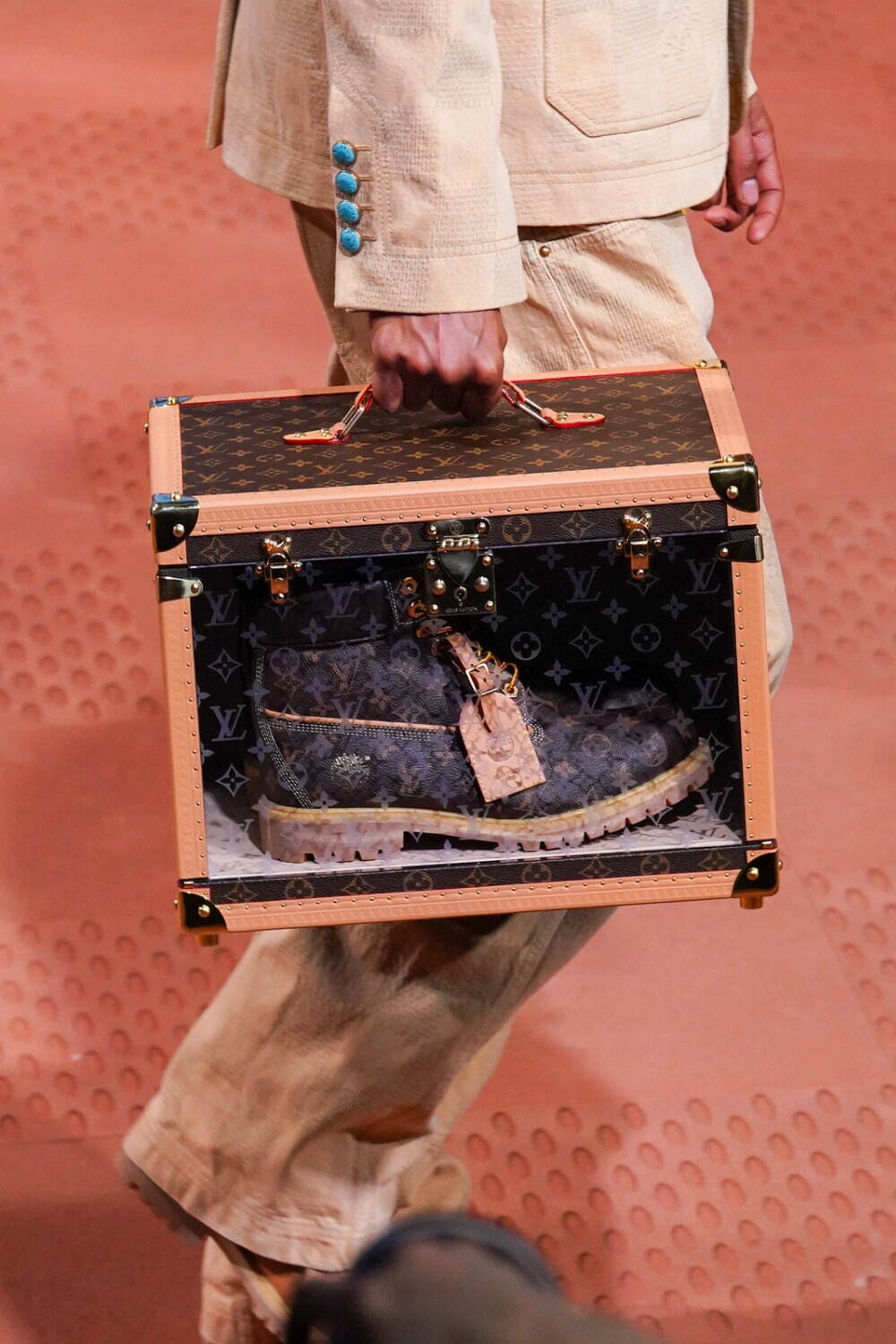 ルイ・ヴィトン(LOUIS VUITTON) 2024-25年秋冬メンズコレクション  - 写真71