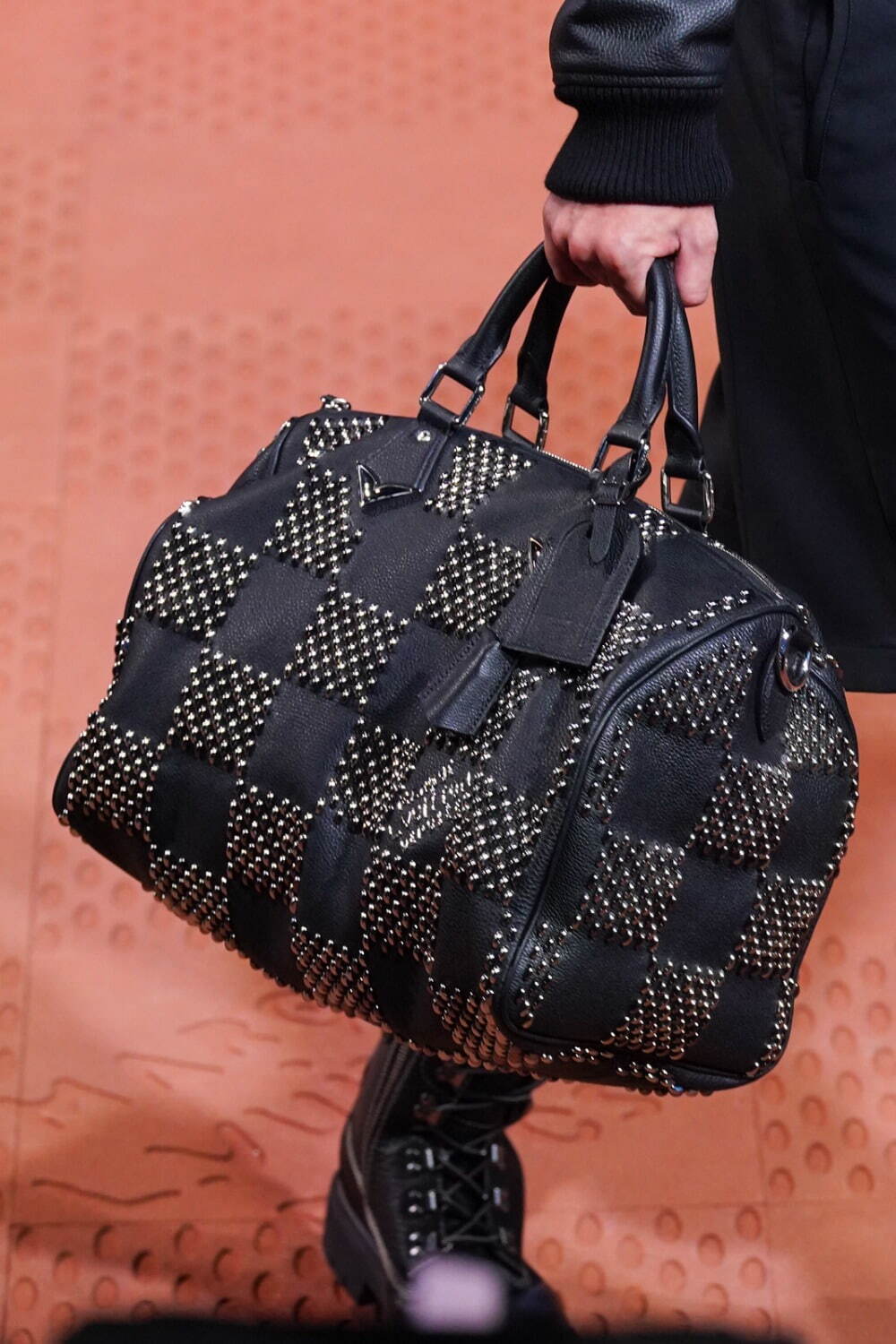 ルイ・ヴィトン(LOUIS VUITTON) 2024-25年秋冬メンズコレクション  - 写真110