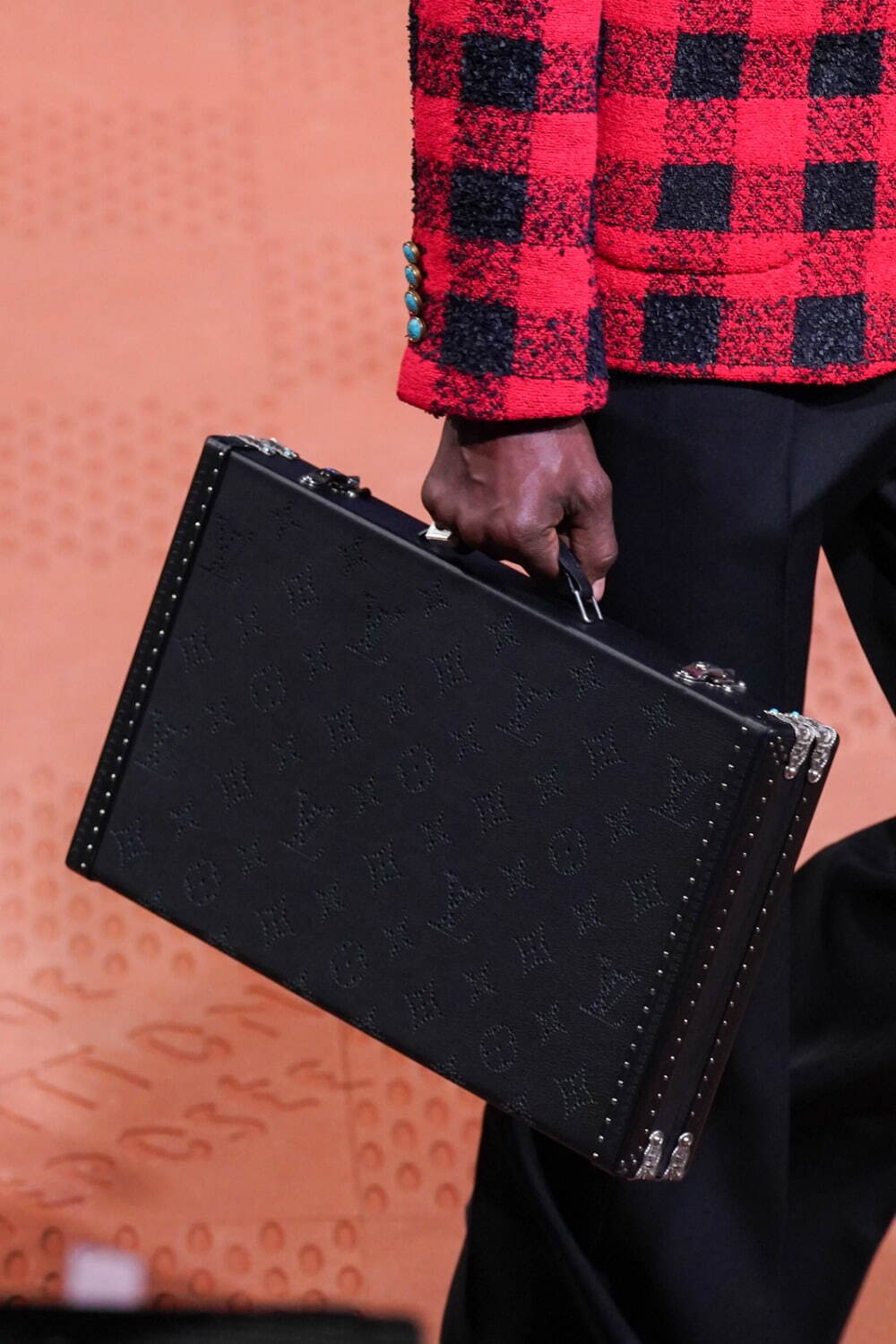 ルイ・ヴィトン(LOUIS VUITTON) 2024-25年秋冬メンズコレクション  - 写真116