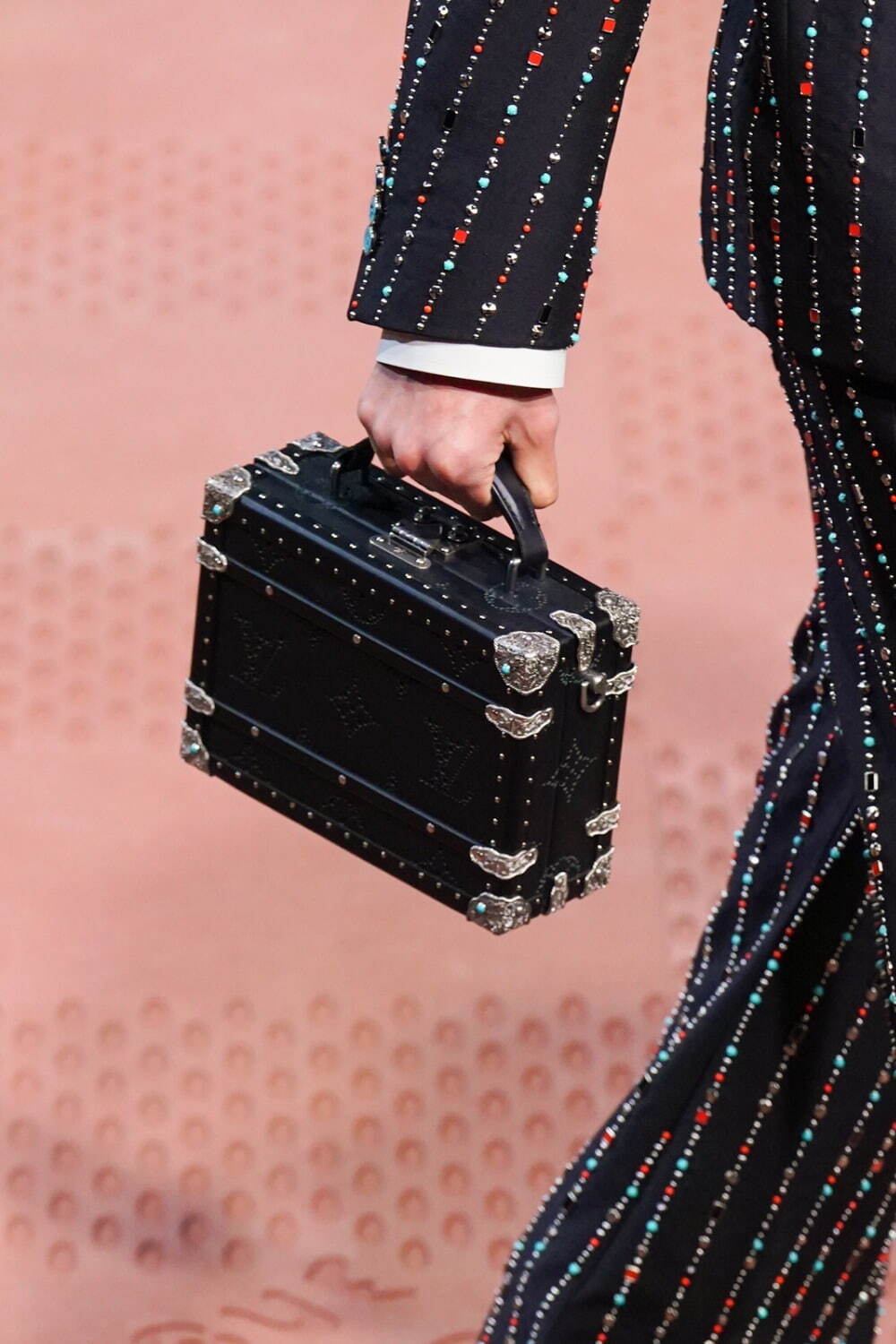 ルイ・ヴィトン(LOUIS VUITTON) 2024-25年秋冬メンズコレクション  - 写真132