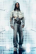 アクネ ストゥディオズ 2024年秋冬メンズコレクション - アグレッシブなデニムの装い｜写真23