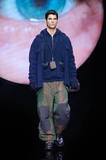 ジョルジオ アルマーニ 2024年秋冬メンズコレクション - 灰色の霧に濡れる、柔らかな気品｜写真44