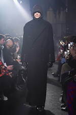 M A S U 2024年秋冬コレクション - 暗がりにきらめく光の粒子｜写真3