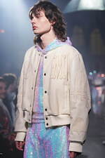 M A S U 2024年秋冬コレクション - 暗がりにきらめく光の粒子｜写真49