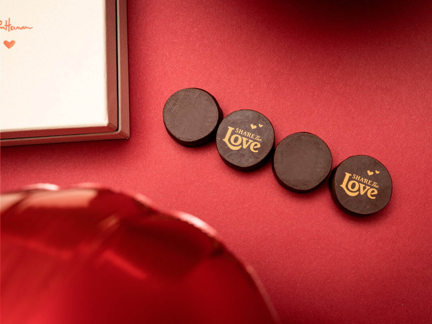 ロンハーマン カフェの24年バレンタイン、大人なビターチョコレート×ジュエリーBOX風パッケージ｜写真2