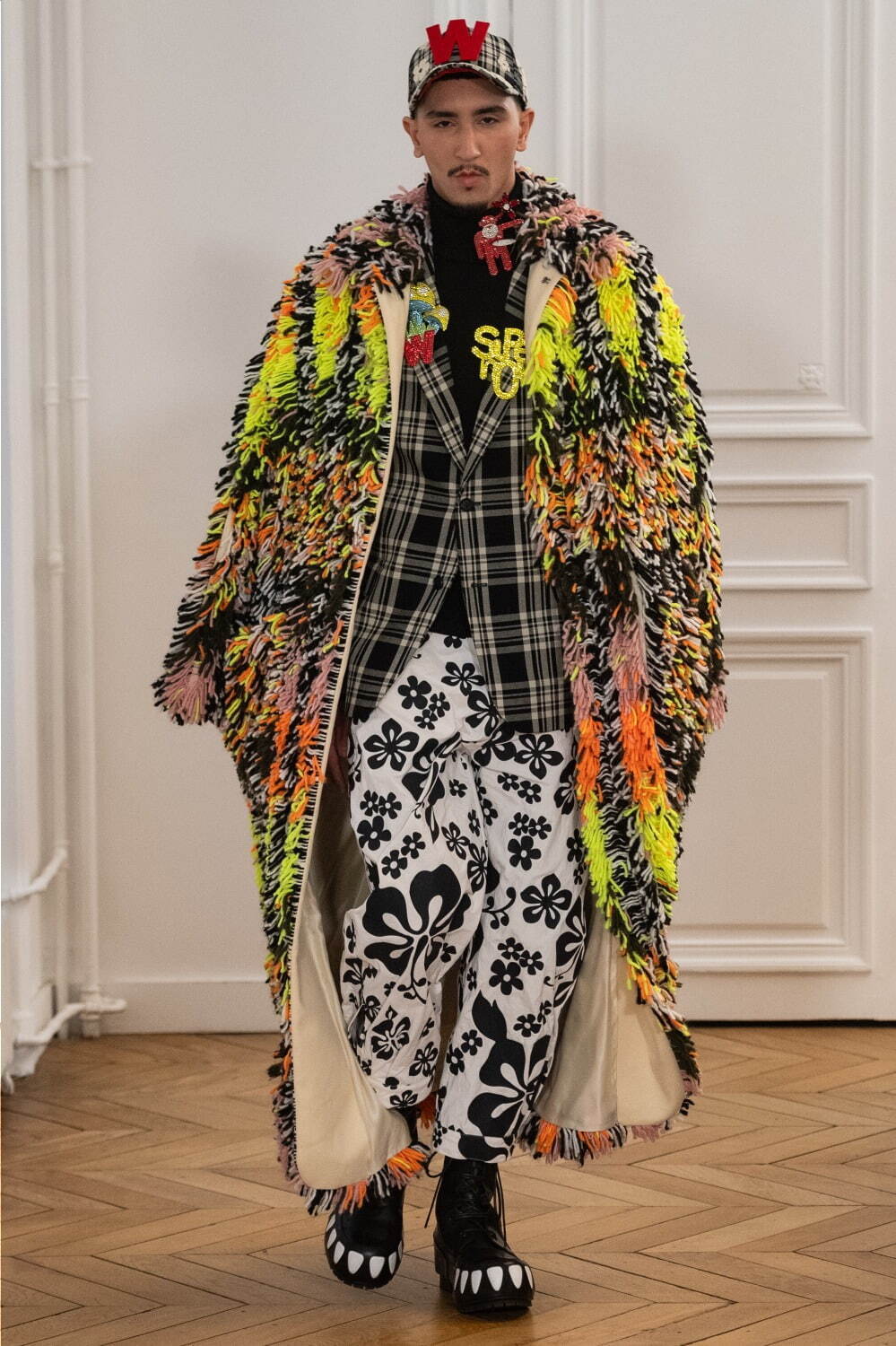 ウォルター ヴァン ベイレンドンク(Walter Van Beirendonck) 2024-25年秋冬ウィメンズ&メンズコレクション  - 写真17