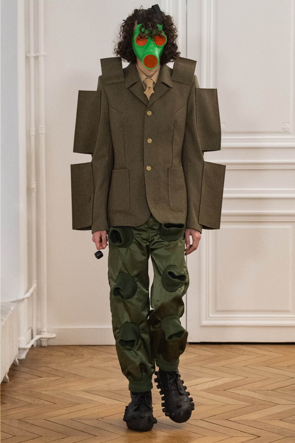 ウォルター ヴァン ベイレンドンク(Walter Van Beirendonck) 2024-25年秋冬ウィメンズ&メンズコレクション  - 写真27