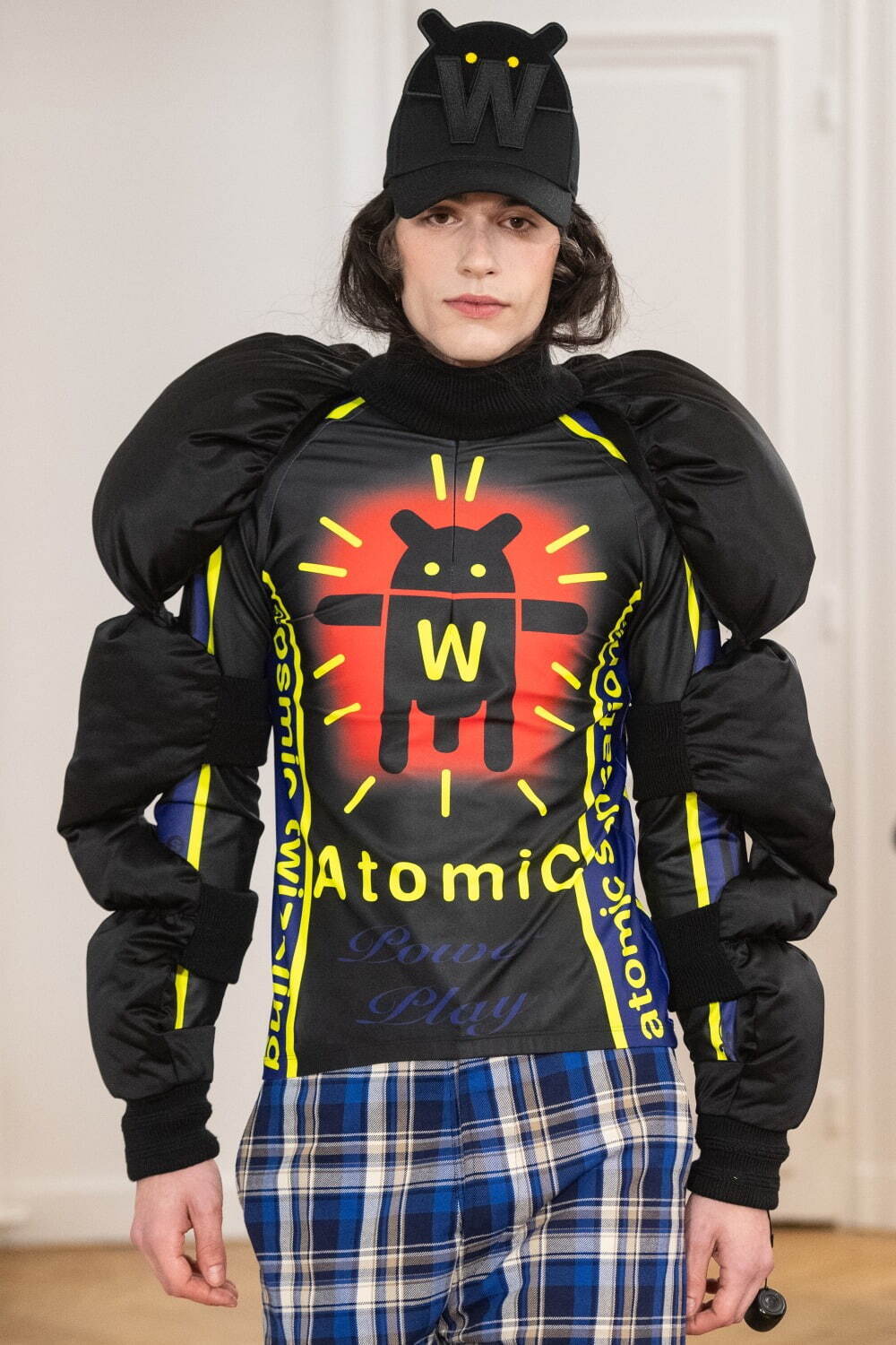 ウォルター ヴァン ベイレンドンク(Walter Van Beirendonck) 2024-25年秋冬ウィメンズ&メンズコレクション  - 写真40