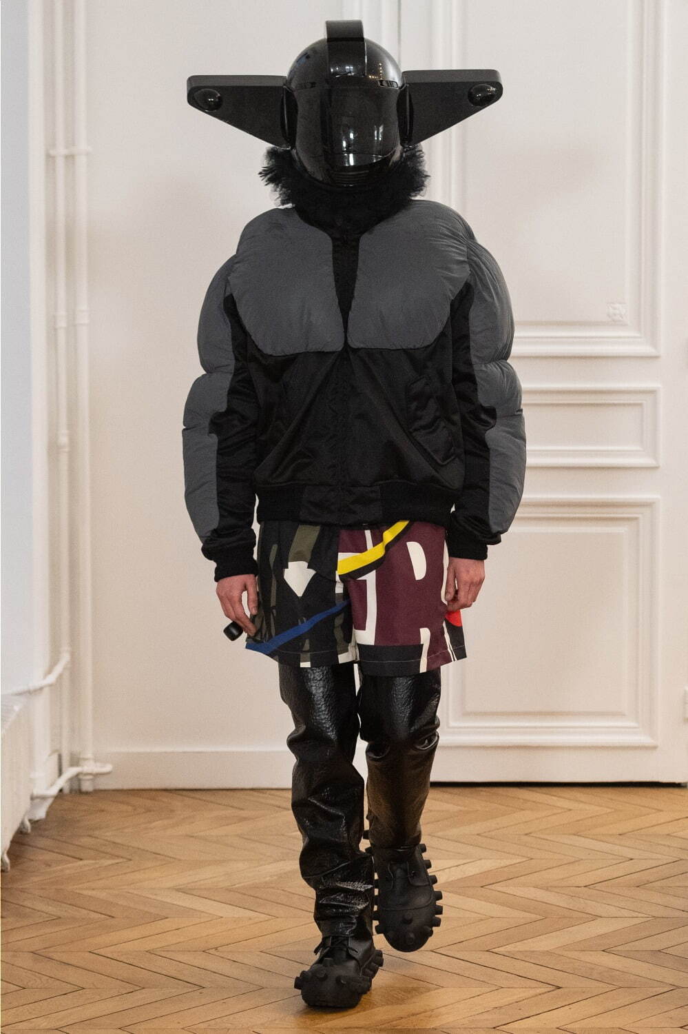 ウォルター ヴァン ベイレンドンク(Walter Van Beirendonck) 2024-25年秋冬ウィメンズ&メンズコレクション  - 写真57