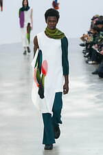 オム プリッセ イッセイ ミヤケ 2024年秋冬コレクション - 身体と衣服をつなぐ息吹｜写真5